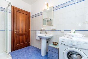 Doccia, bidet, shampoo