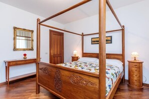 Bügeleisen/Bügelbrett, Reisekinderbett