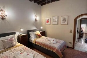 1 Schlafzimmer, Bügeleisen/Bügelbrett
