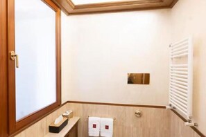 Dusche, Bidet, Shampoo