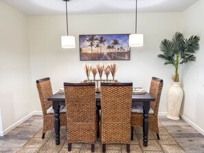 Dining - 8th At The Bay, New Listing (Port St. Joe)