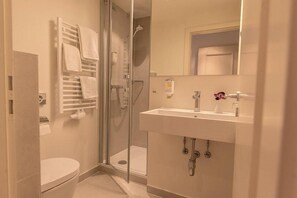 Hair dryer, towels, soap, shampoo - Hotel Heideblick an der Lüneburger Heide (Jesteburg)