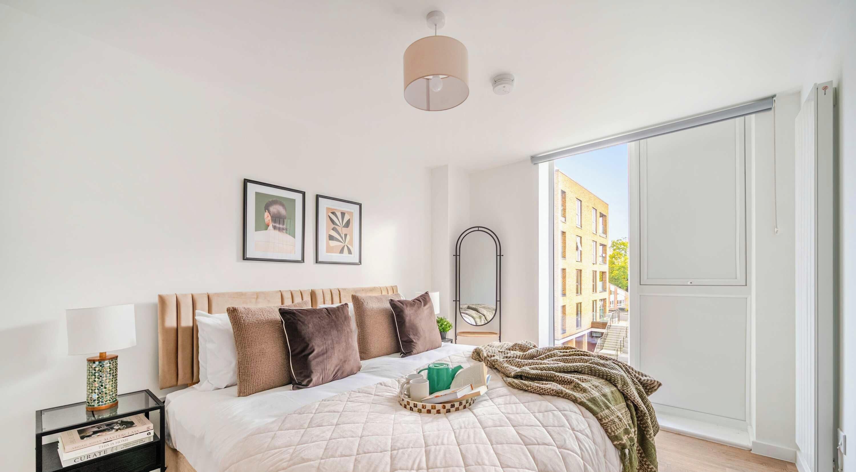 2 bedrooms, desk, iron/ironing board, travel cot