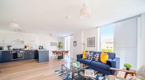 Cozy 2BR Apartment w/ Balcony, Parking & WiFi