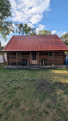 Cozy, Trailer friendly Cabin in St Anthony ID