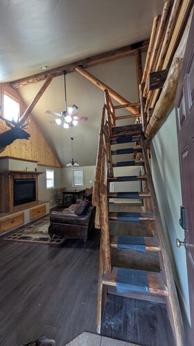 Cozy, Trailer friendly Cabin in St Anthony ID