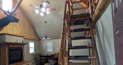 Cozy, Trailer friendly Cabin in St Anthony ID