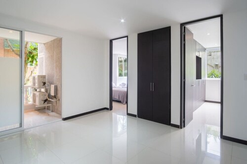 Light-filled Barranquilla apt with relaxing pool