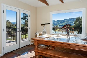 Dining - Private pond & views of rolling green hills (Buellton)