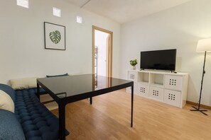 Interior - Corporate or Formative Lodging 4 rooms / 6 beds (Coslada)