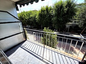 Property grounds - Corporate or Formative Lodging 4 rooms / 6 beds (Coslada)