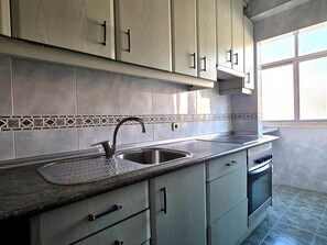Private kitchen - Corporate or Formative Lodging 4 rooms / 6 beds (Coslada)