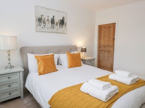 4 bedrooms, individually decorated, individually furnished, free WiFi