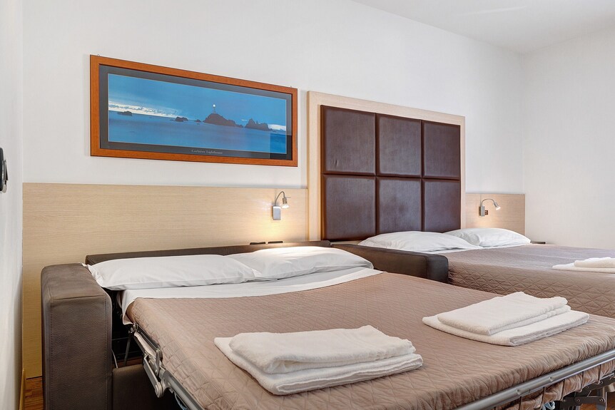 Room 'Camera Matrimoniale' With Mountain View, Wi-fi And Air Conditioning - Ala