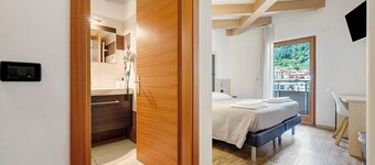 Room 'Camera Matrimoniale' with Mountain View, Wi-Fi and Air Conditioning