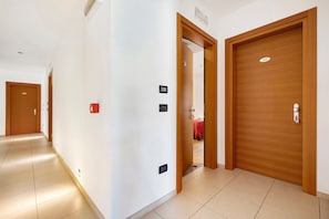 Interior - Room 'Camera Matrimoniale' with Mountain View, Wi-Fi and Air Conditioning (Mori)