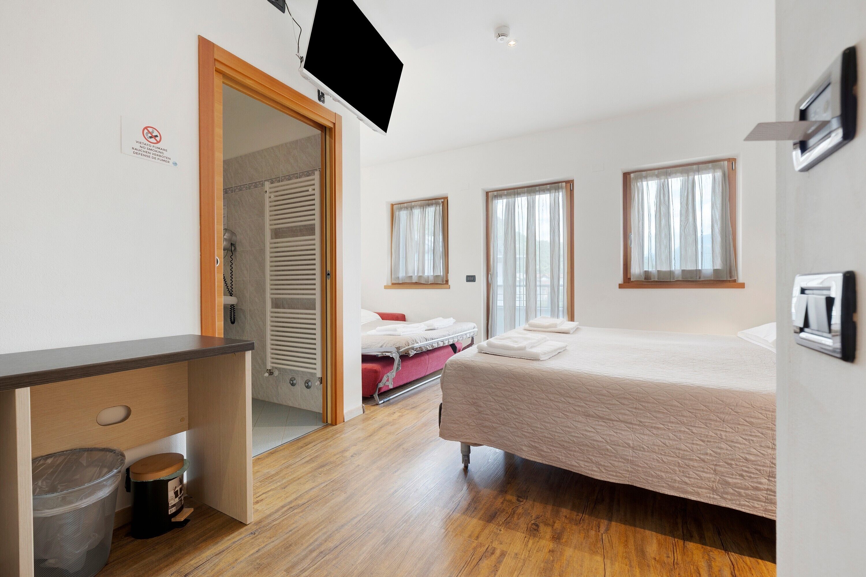 1 bedroom, WiFi, bed sheets