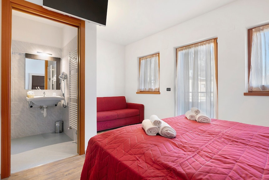 Room 'Camera Matrimoniale' With Mountain View, Wi-fi And Air Conditioning - Ala