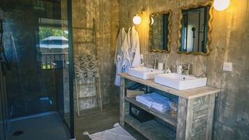 Luxury Tent (Calépine) | Bathroom