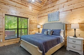 4 habitaciones, tabla de planchar con plancha, wifi y ropa de cama 