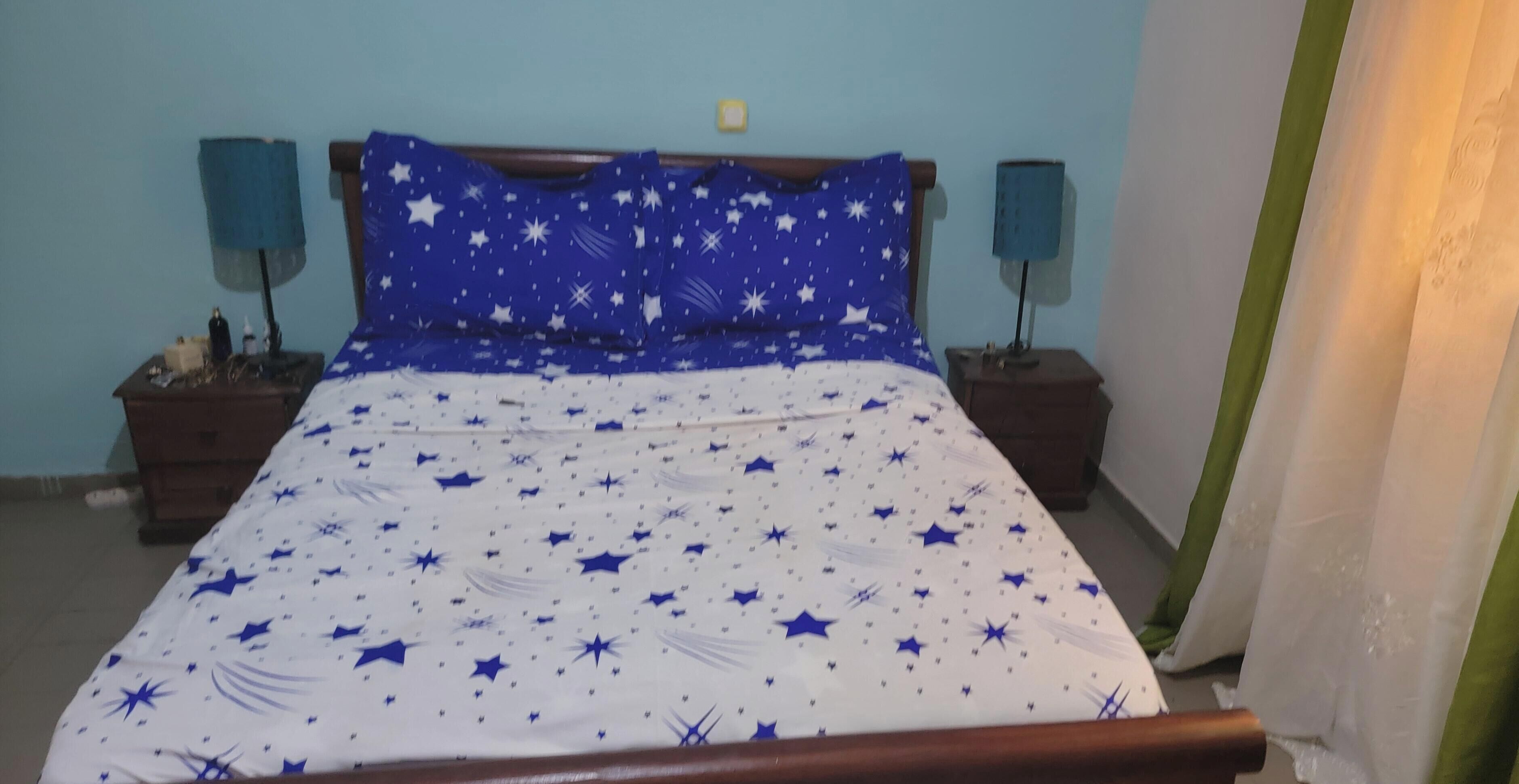 2 bedrooms, iron/ironing board, bed sheets