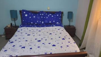 2 bedrooms, iron/ironing board, bed sheets