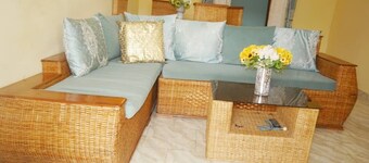 Very nice air-conditioned apartment, 2 bedrooms, 2 bathrooms, a kitchen and a terrace.