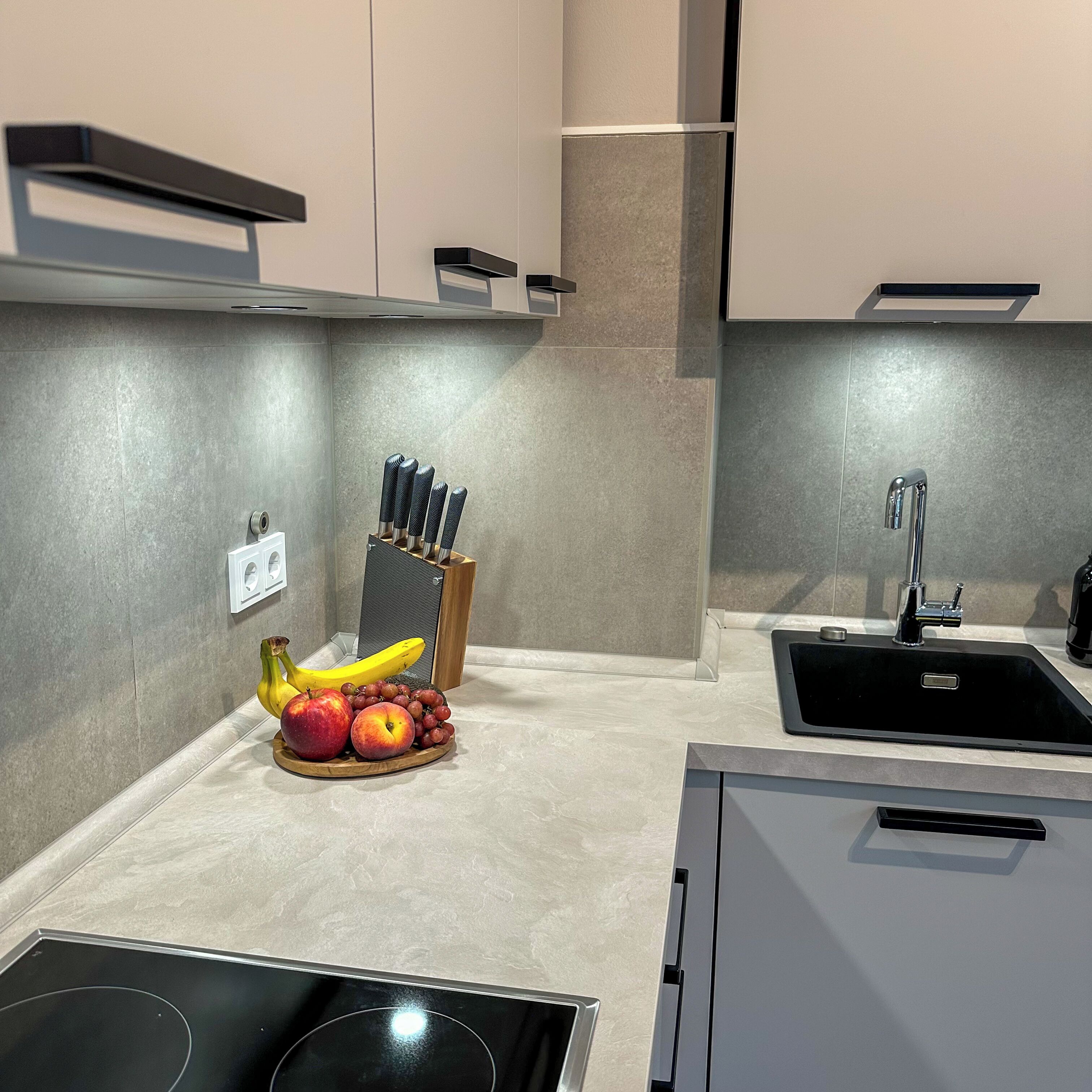 Kühlschrank, Ofen, Herdplatte, Geschirrspüler