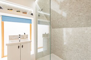 Shower, hair dryer - The Stable, Preston, Kent (Preston)