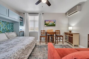 Free WiFi, bed sheets - #3402 - Studio Suite - Mariners Landing (Bedford County)