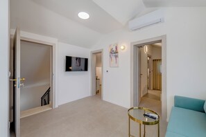 Luxury Penthouse, Sea View | Living area | 100-cm Smart TV with digital channels - 7 Olives Apartments (Rogoznica)