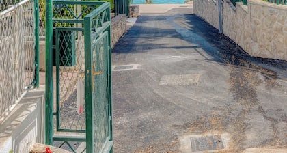 7 Olives Apartments