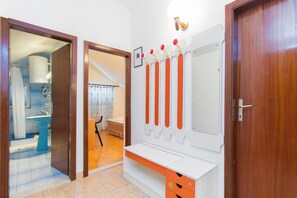 100-cm-Smart-TV mit Digitalempfang