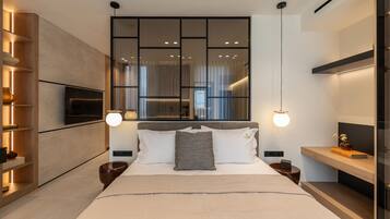 Desk, iron/ironing board, free WiFi, bed sheets