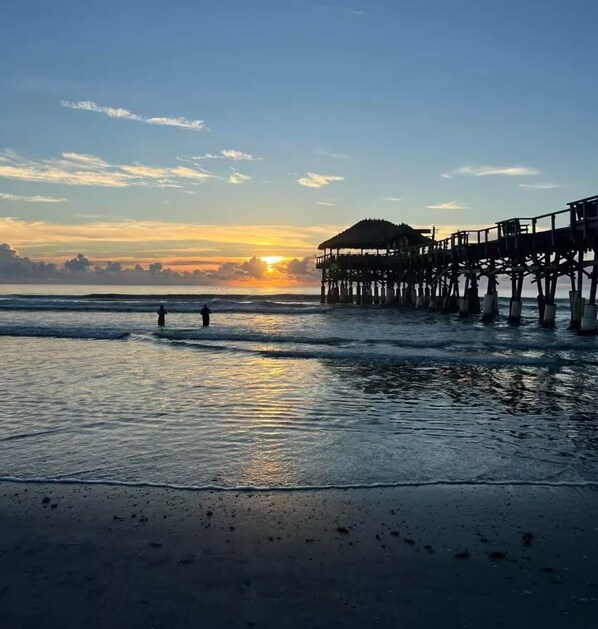 Beach - Island Vacation Home - Minutes from the Beach ! (Merritt Island)