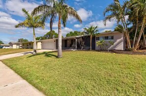 Exterior - Island Vacation Home - Minutes from the Beach ! (Merritt Island)