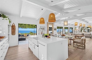 Interior - NEW! Walk to the beach from this Beautiful 4 bedroom South Laguna masterpiece. (Laguna Beach)