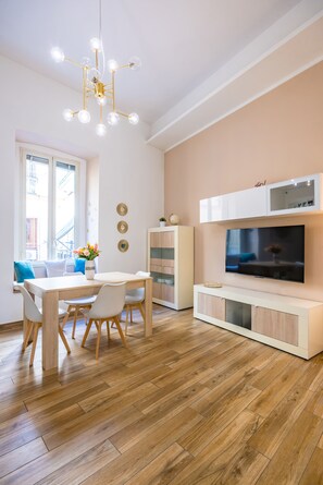 Dining - Cozy Escape by NapoliApartments (Arenaccia)