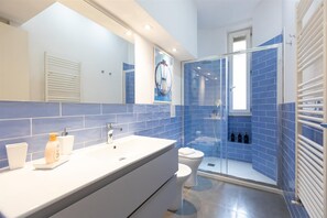Apartment | Bathroom - Rental in Rome Secret Terrace Apartment (Rome)