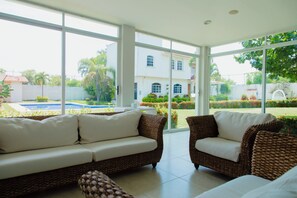 Interior - Spacious Villa with Pool, Karaoke, Palapa, Jacuzzi & Garden in Tuxtla Gutierrez (Tuxtla Gutiérrez)