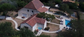 Country House 'Les Carassonnes' with Private Pool, Terrace and Wi-Fi