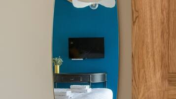 Fer et planche Ă repasser, Wi-Fi, draps fournis