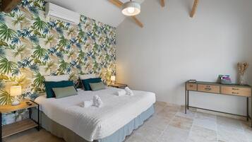 Iron/ironing board, WiFi, bed sheets, wheelchair access