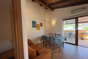 Interior - Relaxing Flat With Shared Pool in Viddalba (Viddalba)