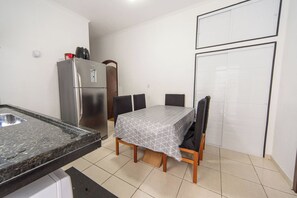 Maison, fumeur | 4 chambres