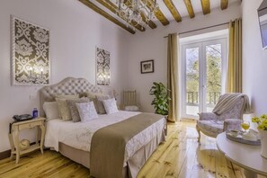 2 bedrooms, iron/ironing board, Internet, bed sheets - 2-bedroom apartment in beautiful Madrid with AC and fitness room (Madrid)