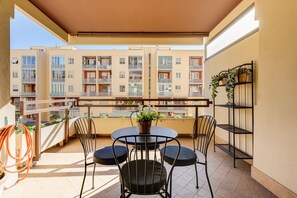 Outdoor dining - BDC – The Fireplace | Cozy Apartment with Terrace (Rome)