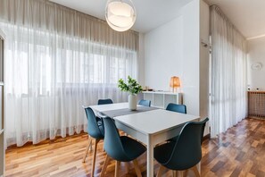 Dining - BDC – The Fireplace | Cozy Apartment with Terrace (Rome)