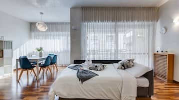 Iron/ironing board, travel cot