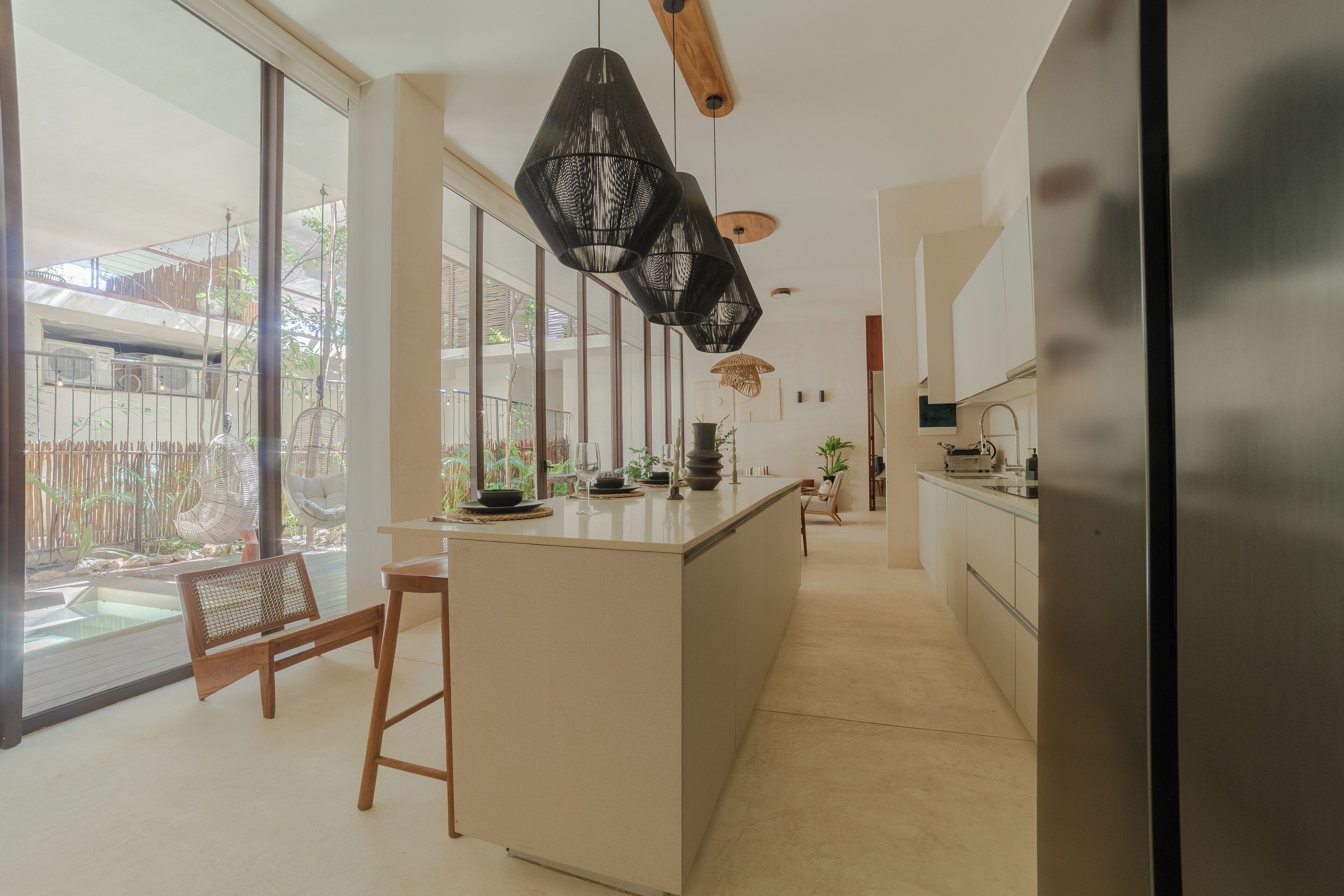 Apartamento, 3 quartos, piscina particular | Cozinha privada | Geladeira grande, micro-ondas, fogão, cooktop